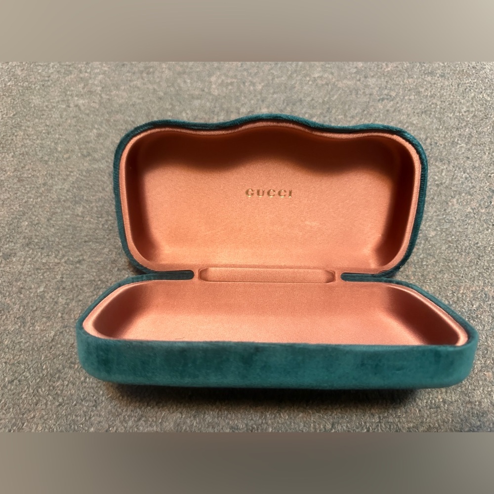 GUCCI Velvet Clamshell Storage Case Sunglasses Eyeglasses Hard Case Green LARGE
